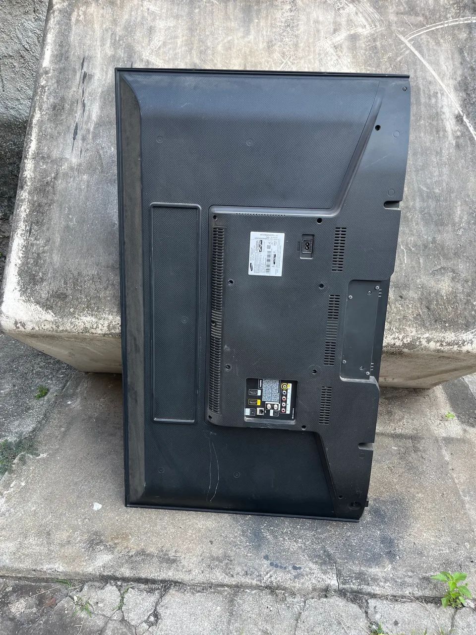 Televisão com tela quebrada para retirada de peças  - Foto 2