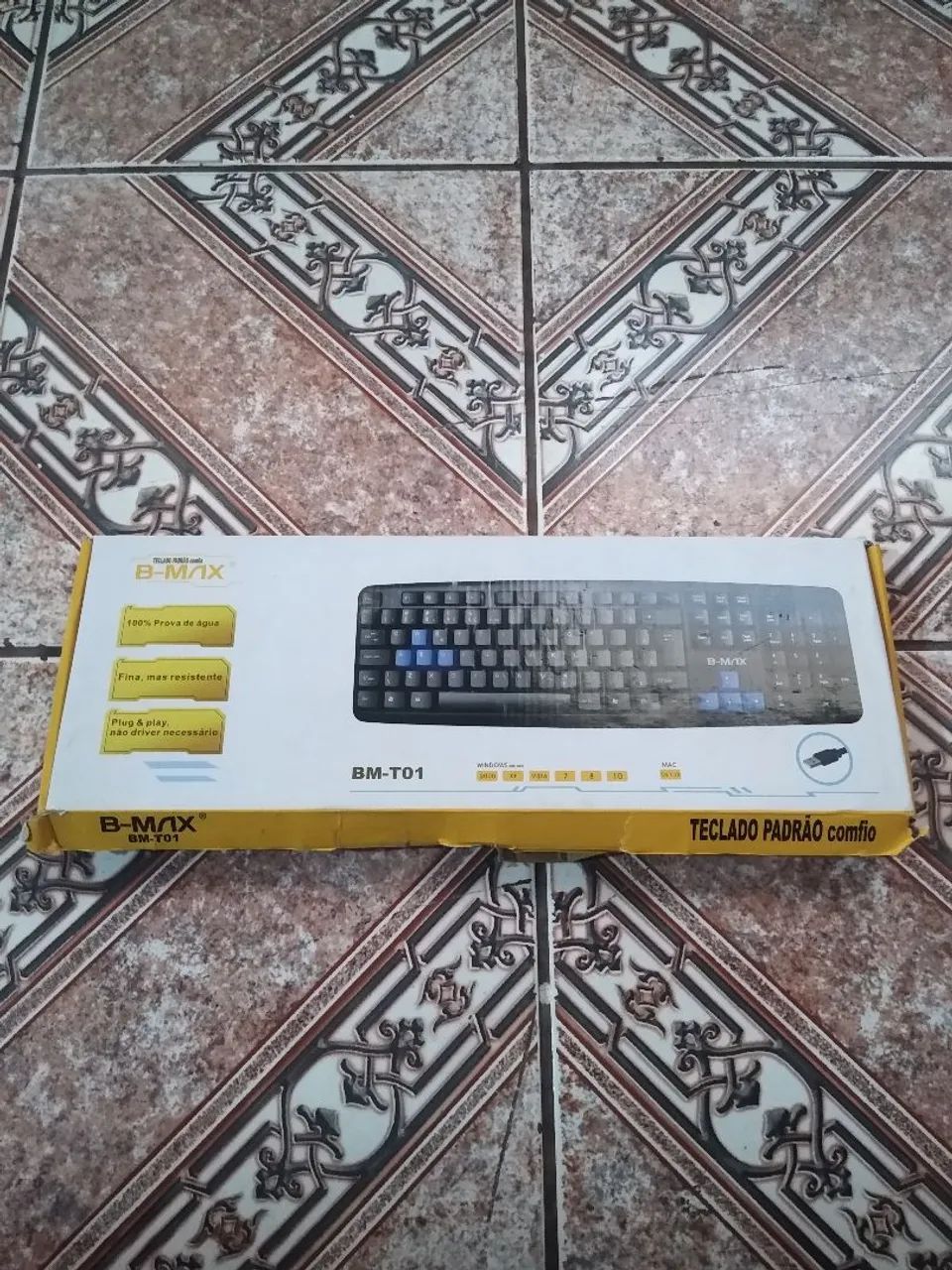 Teclado padrão com fio BM T01