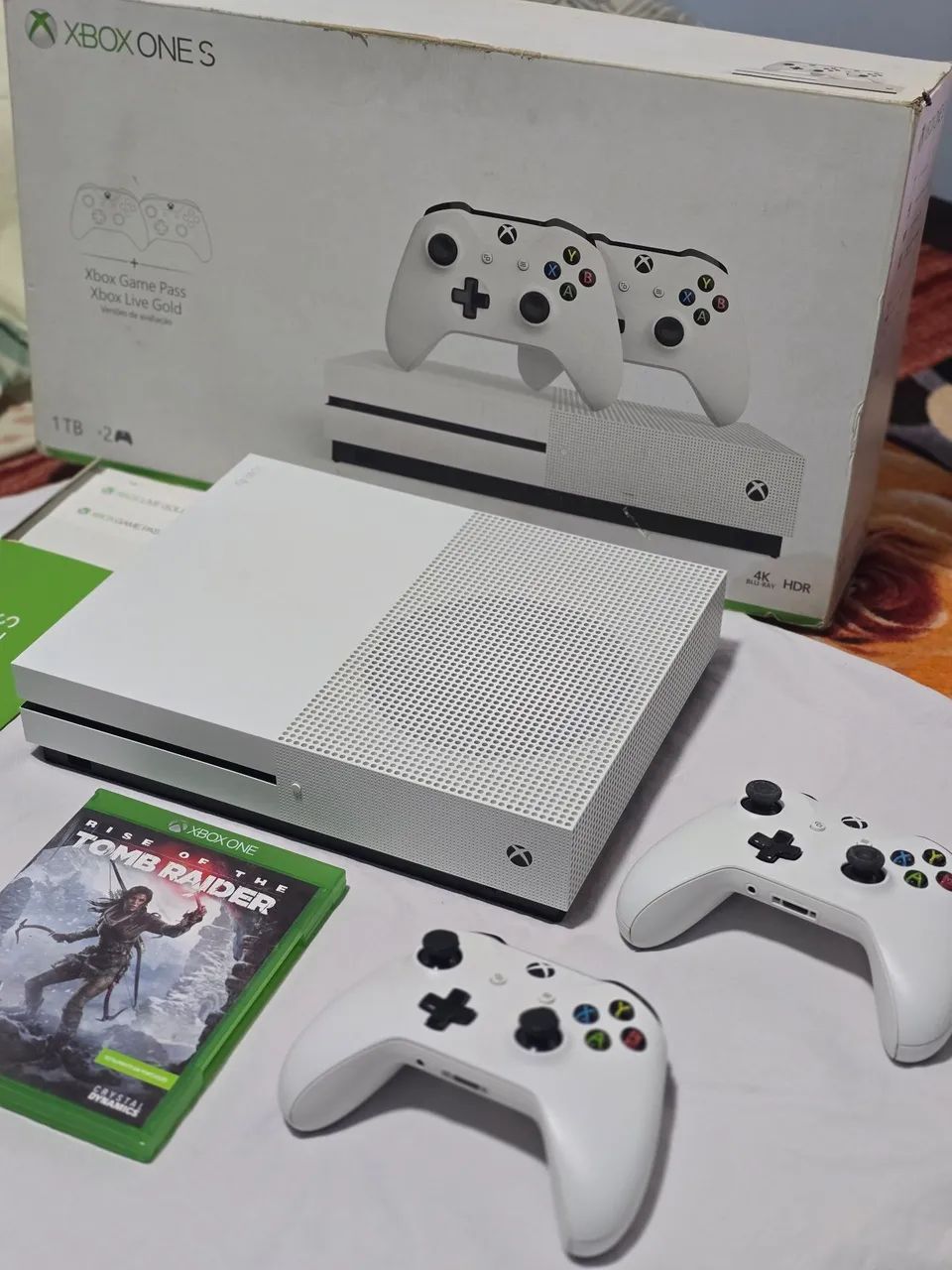 XBOX ONE S - (EXTRA - ZELADO - COMPLETO)
