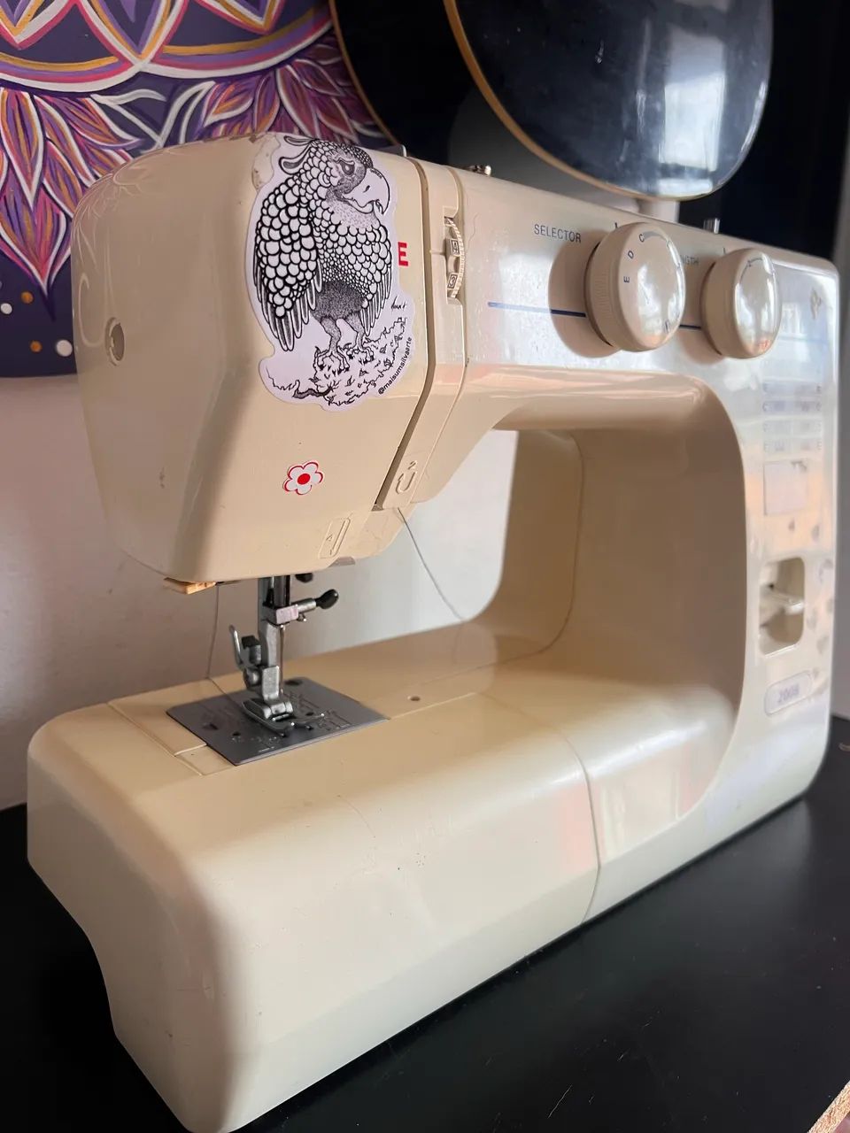 Máquina de costura doméstica  - Foto 3