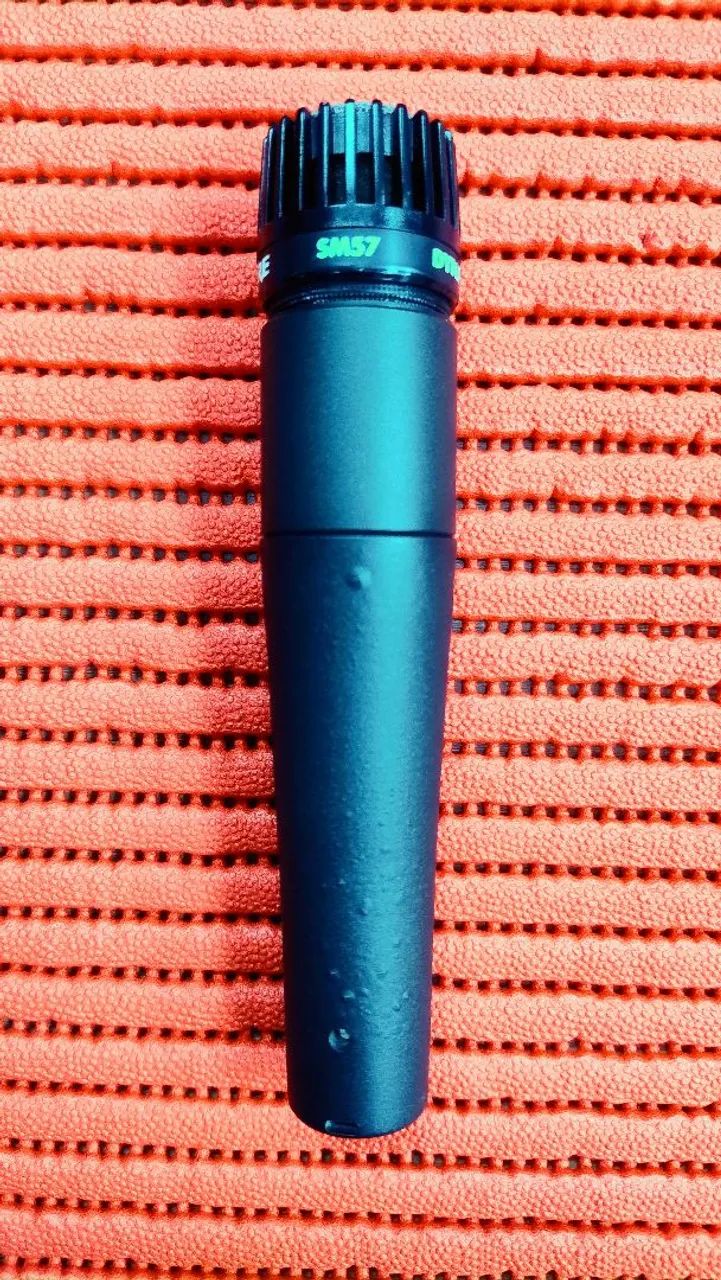 Microfone Shure SM57 Original - Pouquíssimo Uso em Estúdio - Foto 4