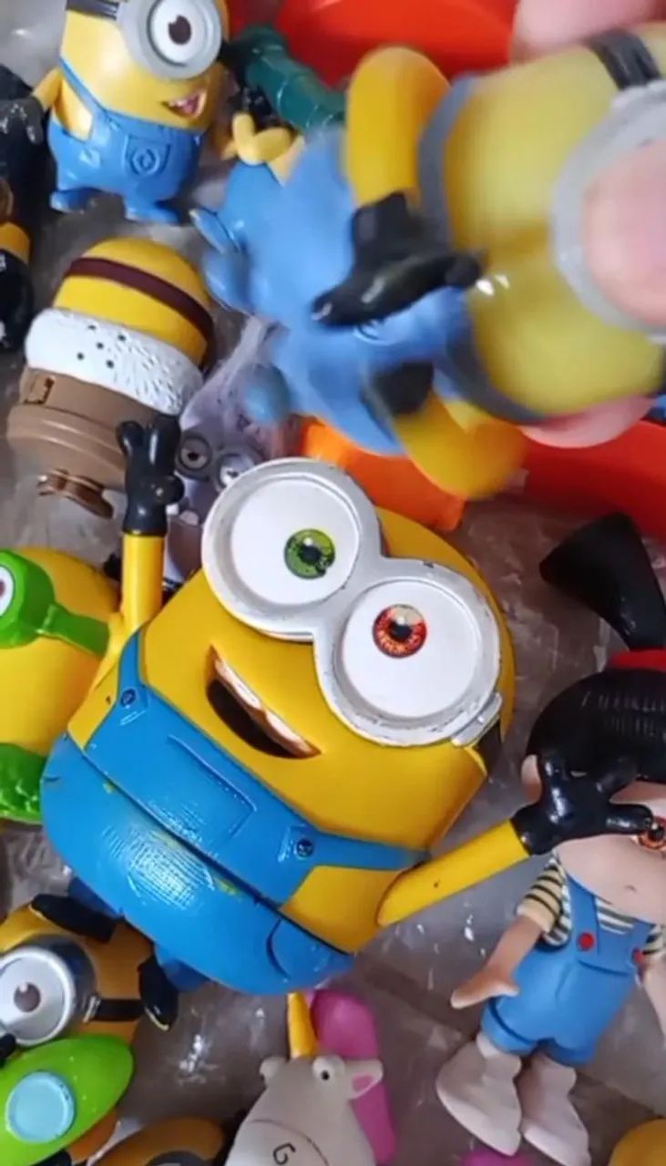 Lote de brinquedos Minions  - Foto 4