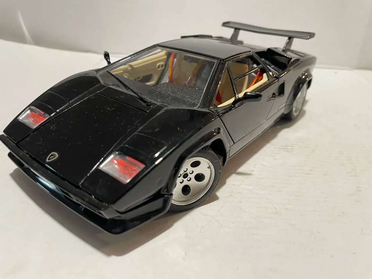 Miniatura Lamborghini Countach Burago 1:18  - Foto 4