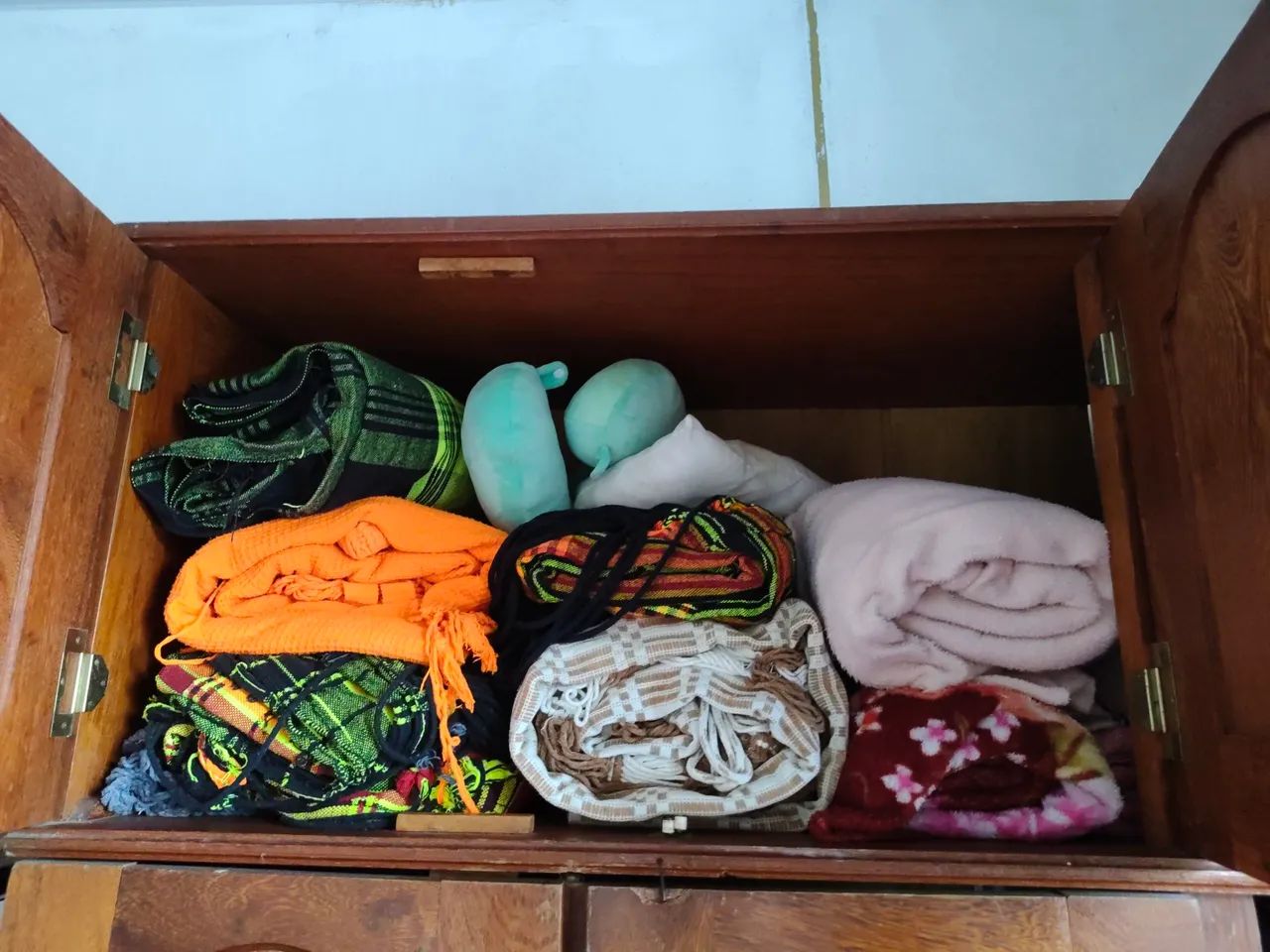 Guarda roupa de madeira de lei - Foto 3