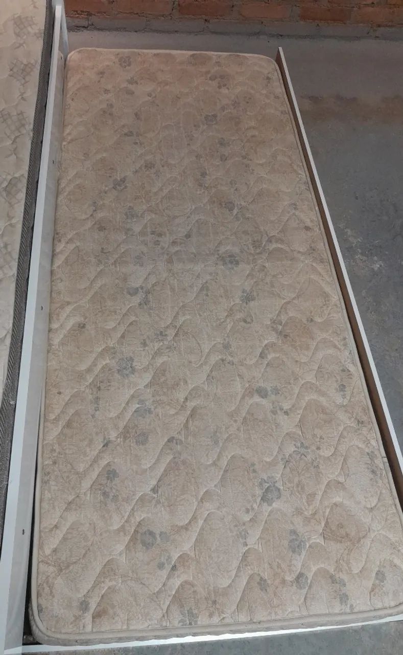 Cama solteiro, com cama auxiliar e colchões  - Foto 3