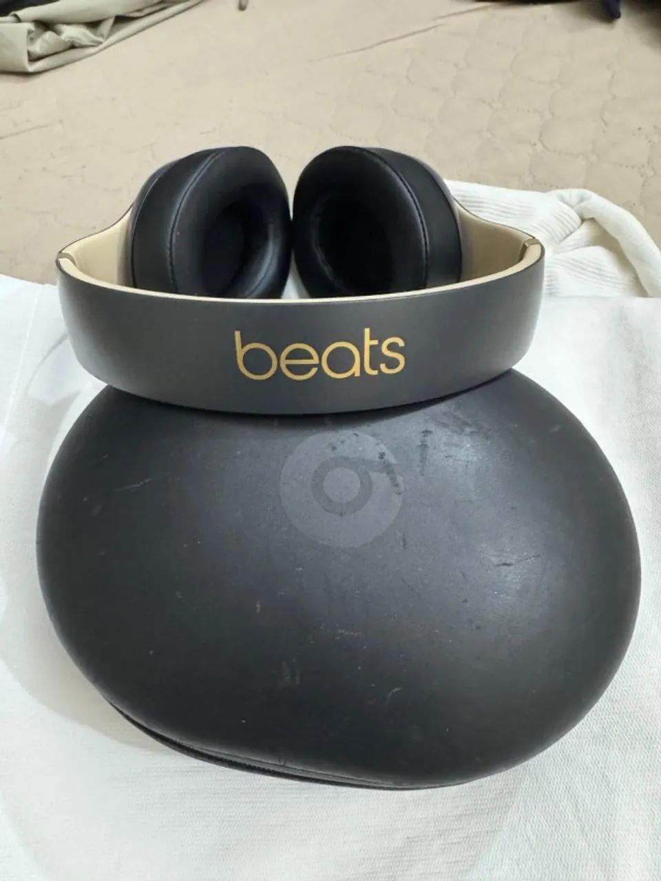 Fone de Ouvido Apple Beats Studio 3 Cinza e Dourado