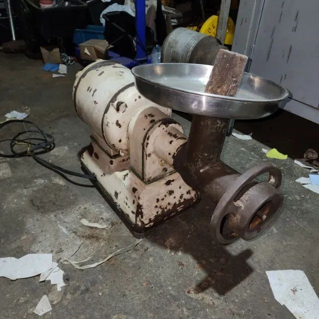 Moedor de Carne 110v Antigo Usado - Foto 5
