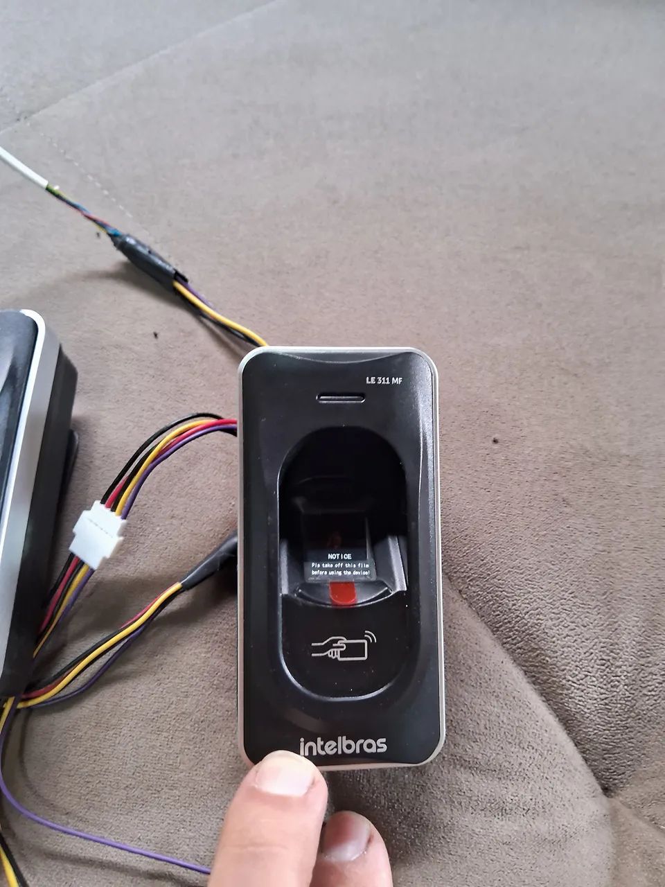 Leitor digital64962128145922124