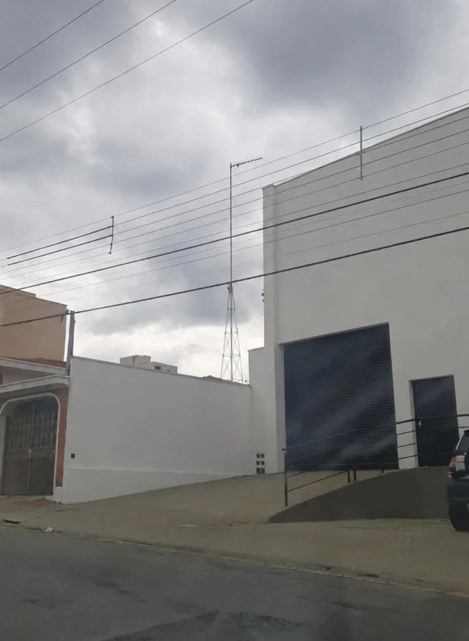 Barracão para Locação em Limeira, Centro, 2 banheiros, 3 vagas