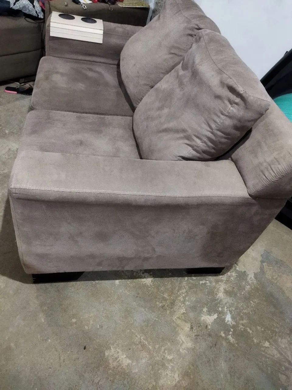 Two-Seat Extendable Sofa418478220714321923