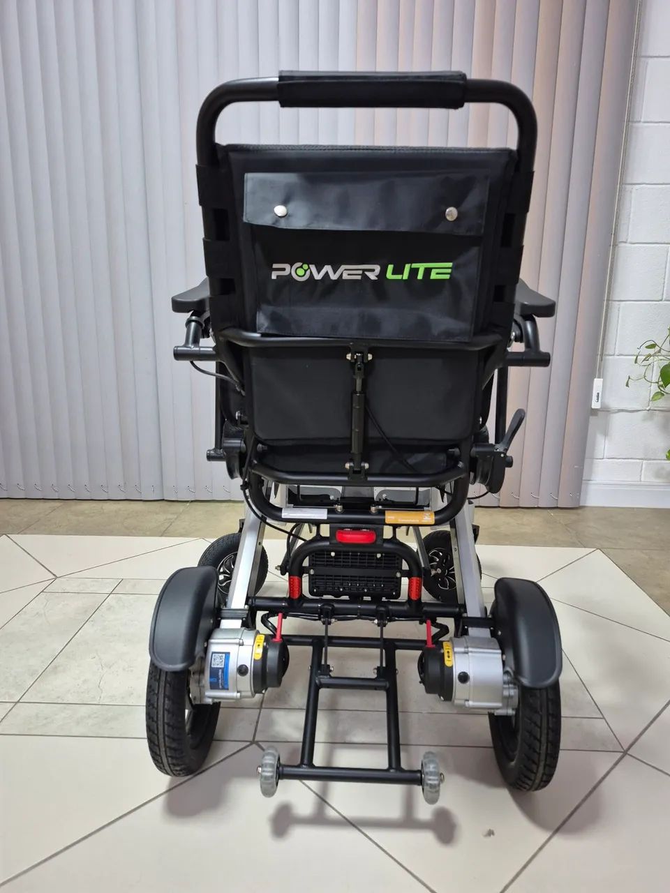 Cadeira de rodas Motorizada - Foto 3