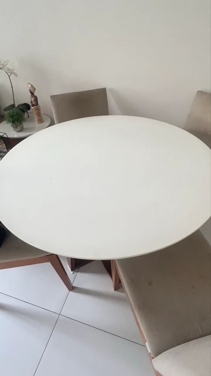 Mesa em madeira com 4 cadeiras - Foto 2