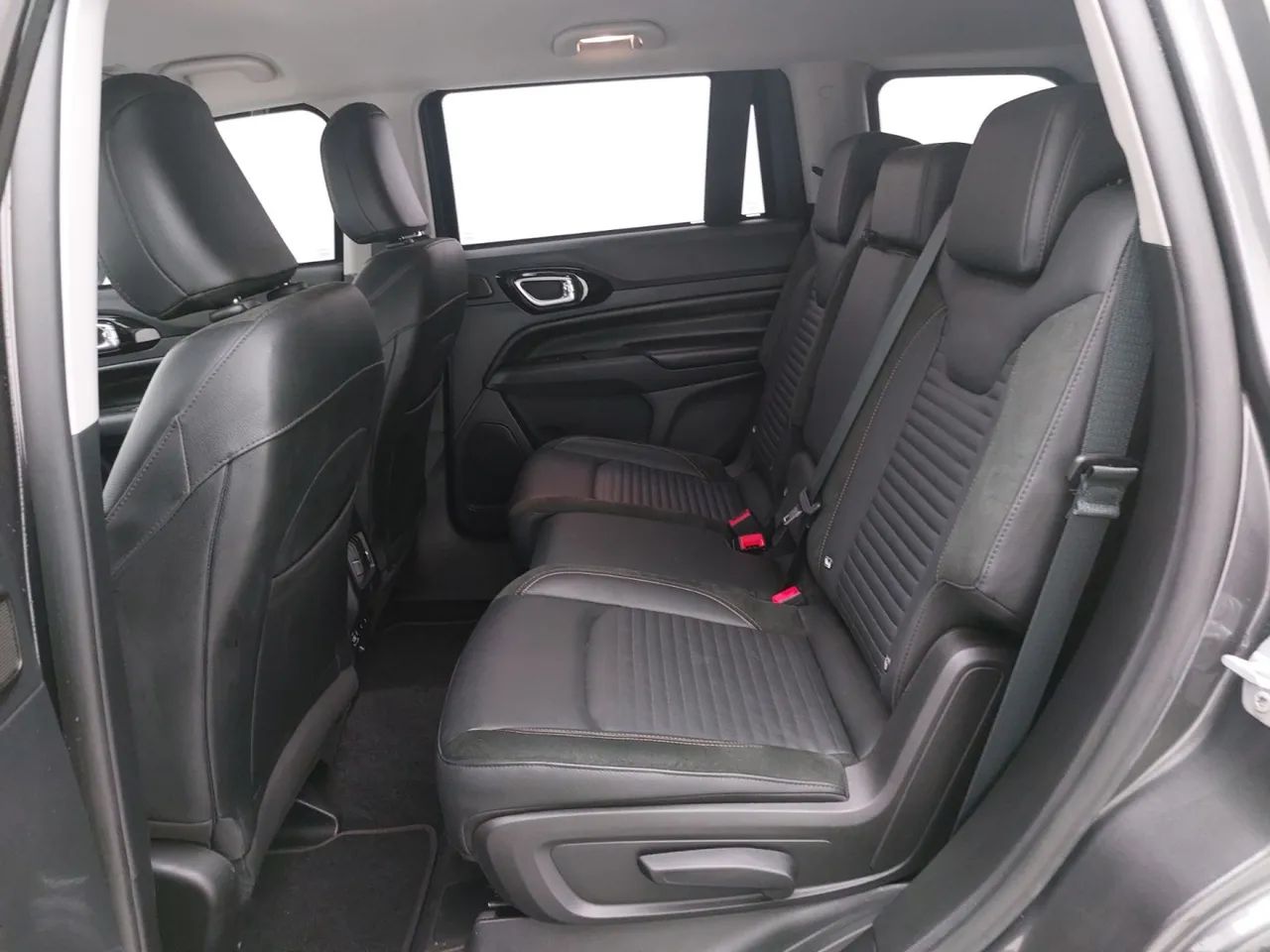 Jeep Commander Limited T270 1.3 TB Flex Aut., foto 17 de 18