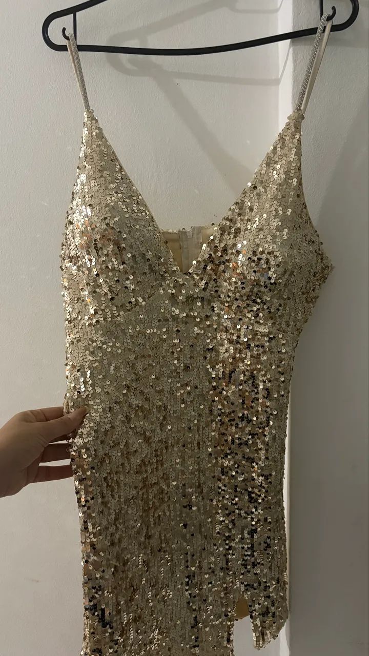 Vestido dourado paete 