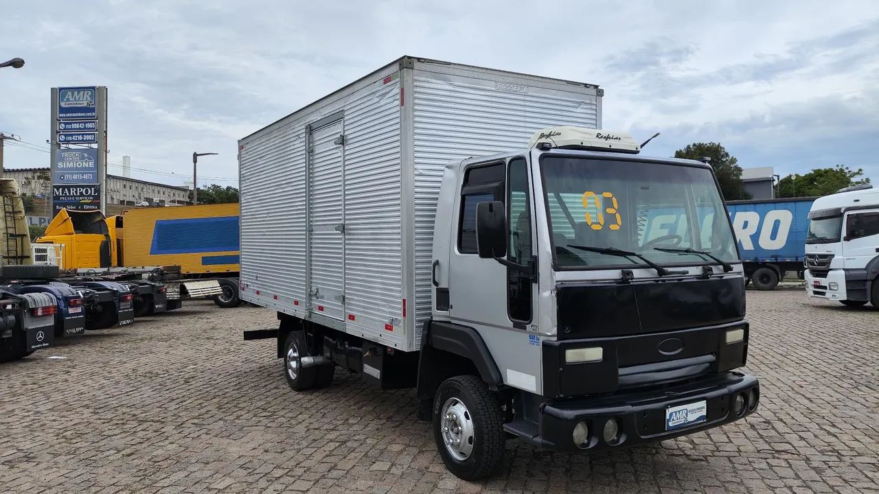 Vendo Ford Cargo 815 ano 2003 - Foto 2