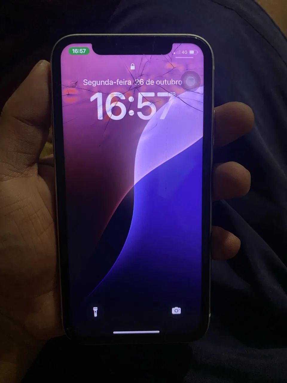 Vendo IPhone 11 branco (Valor: 700,00) - Foto 2