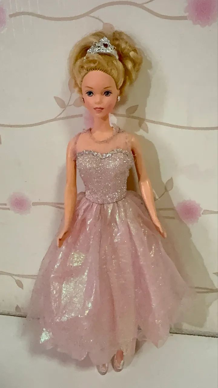 Barbie antiga tipo princesa  - Foto 4