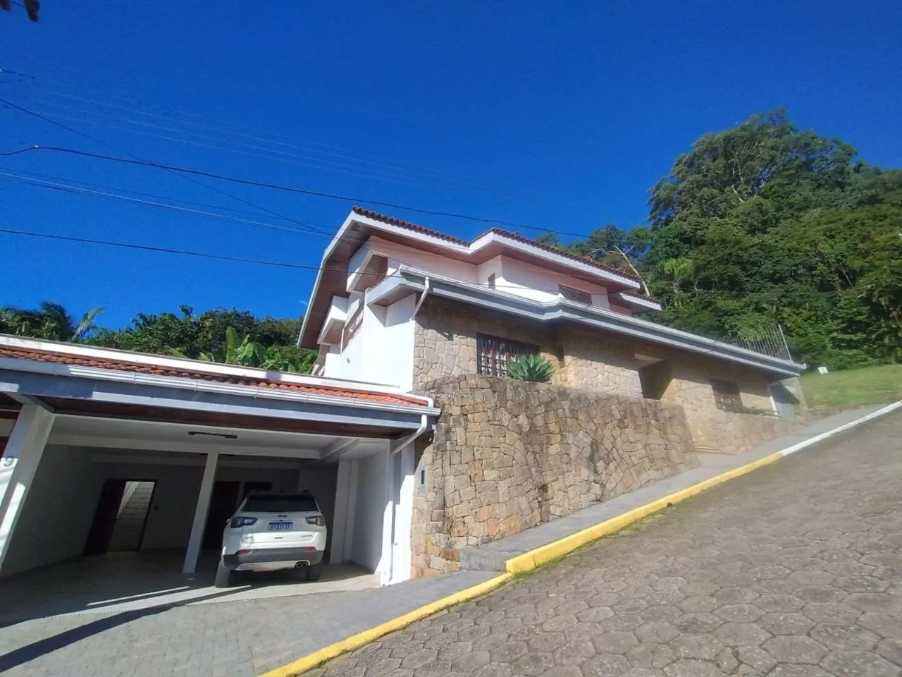 Casa de 5 quartos semi mobiliada no Córrego Grande - Foto 3