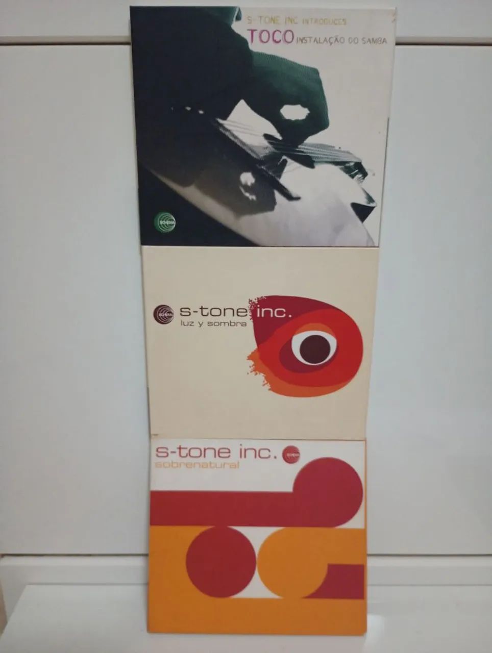 3 EXEMPLARES DE S-TONE INC.