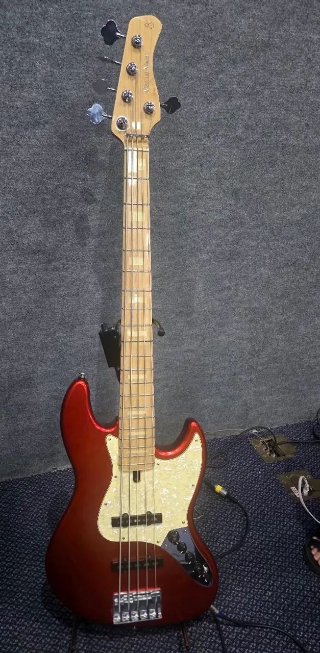 Baixo Sire V7 5 cordas 2ª geração