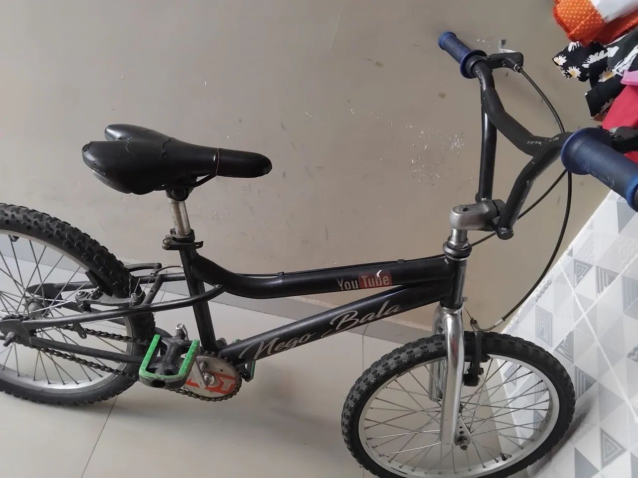 Vendo  esat baik usada .