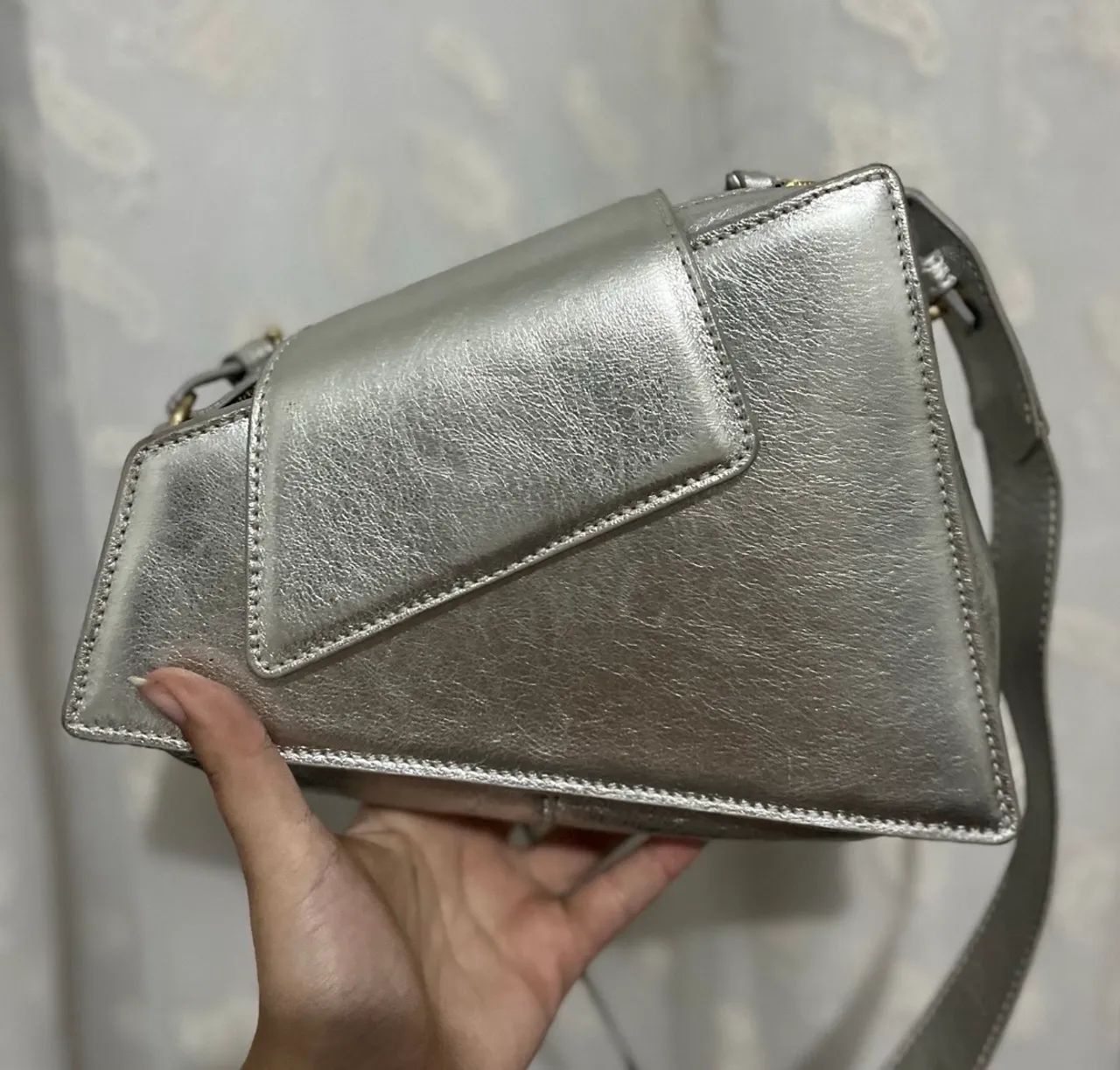 Bolsa tiracolo raia couro prata - Foto 3