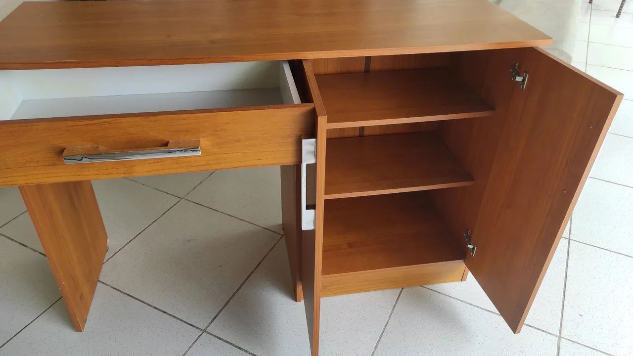 Escrivaninha com caveta e portas  - Foto 3