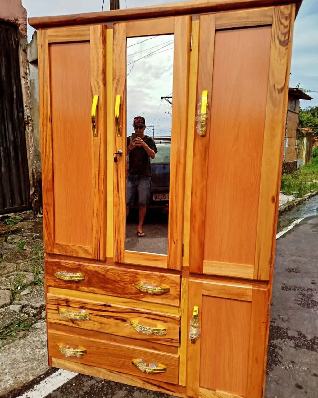 Guarda roupa de solteiro - madeira muiracatiara completo com espelho  - Foto 3