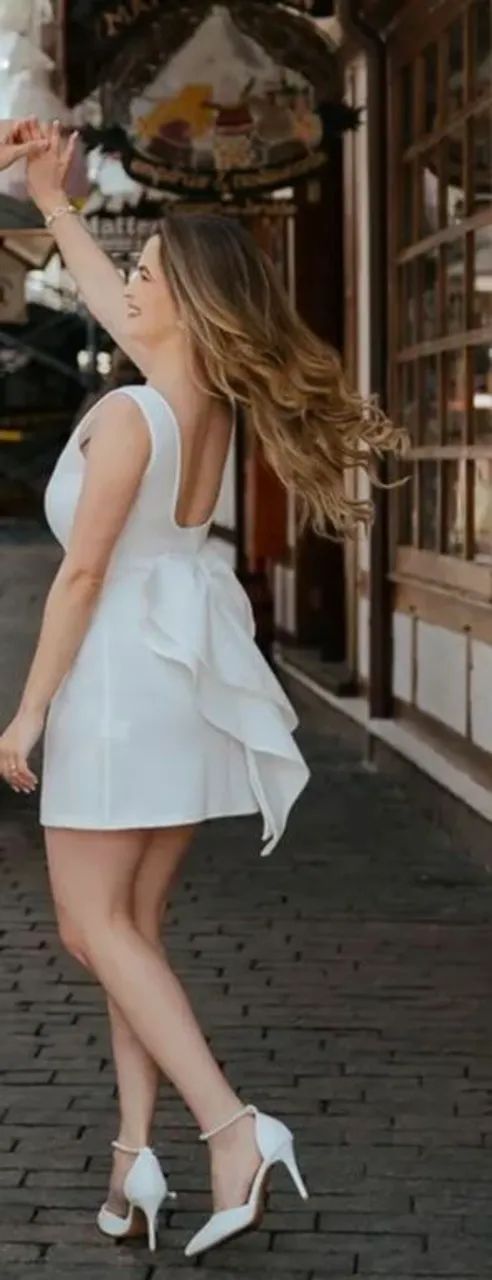 Vestido branco com Laço nas costas