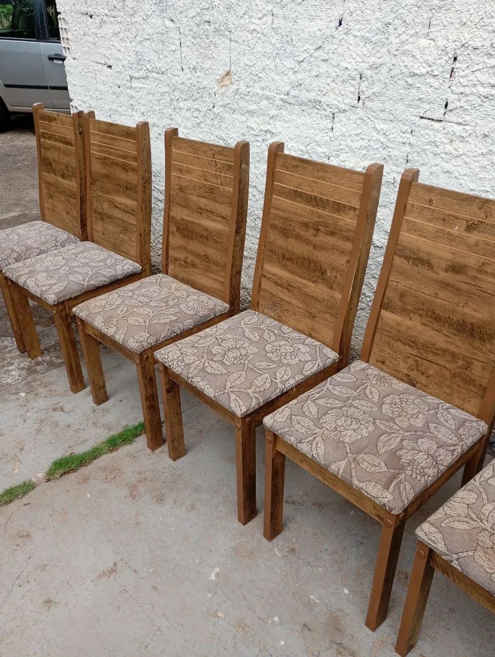 Mesa com 6 cadeiras bem conservadas entrego  - Foto 2