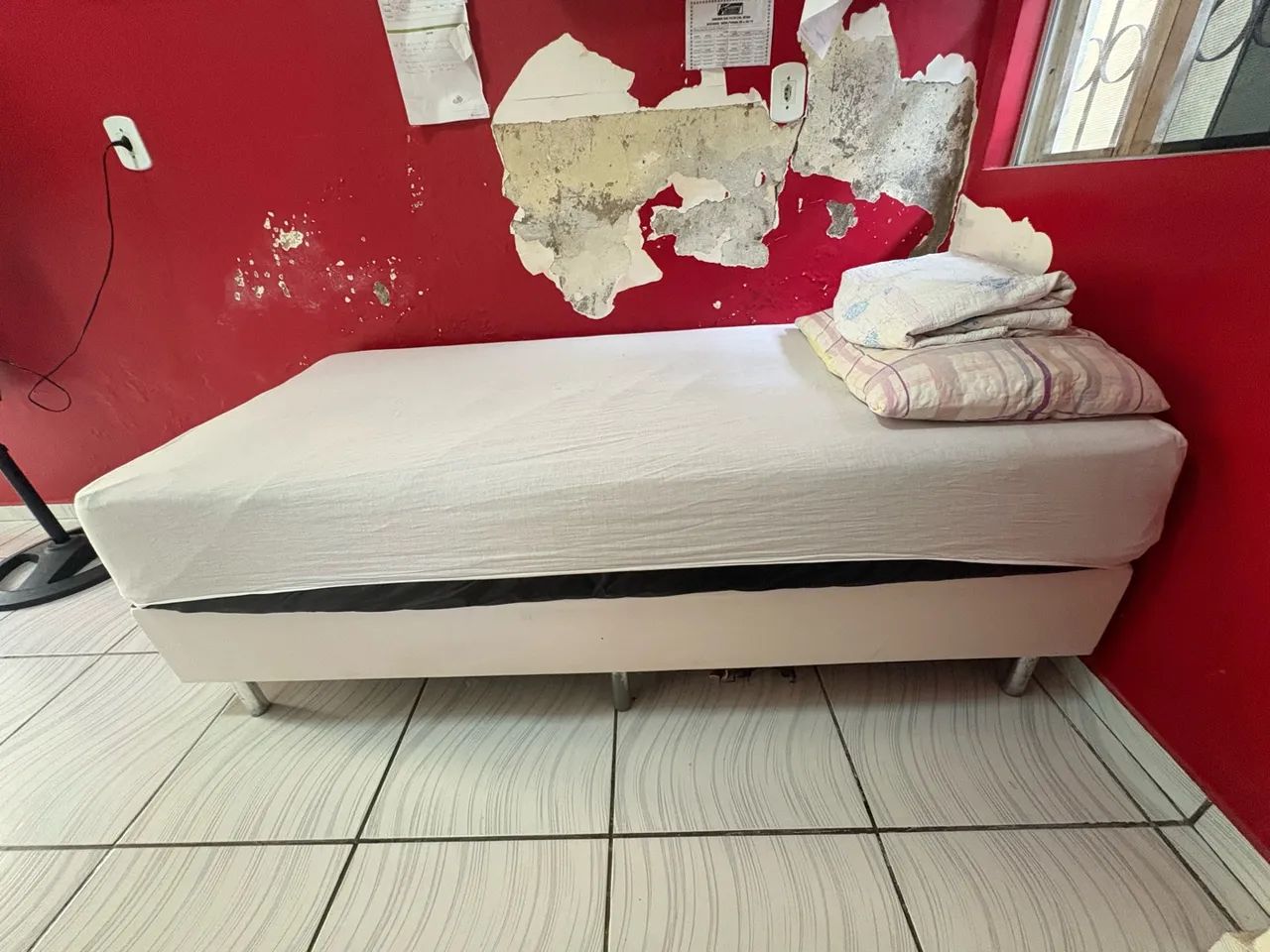 VENDO CAMA DE SOLTEIRO USADA  - Foto 2