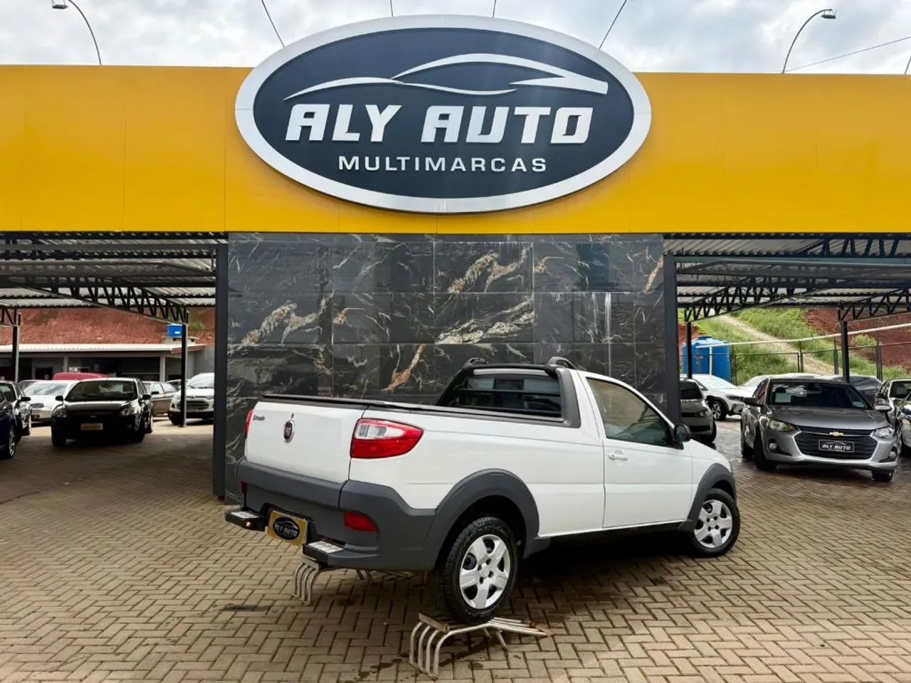 Fiat Strada Working Hard 1.4 Fire Flex 8V CS 2017 - Foto 2