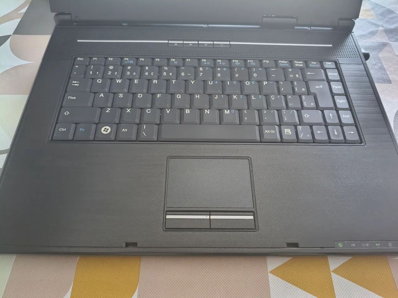 Notebook Itautec InfoWay - Core 2 Duo / 3GB RAM / HD 250GB - Notebook Muito Íntegro! - Foto 3