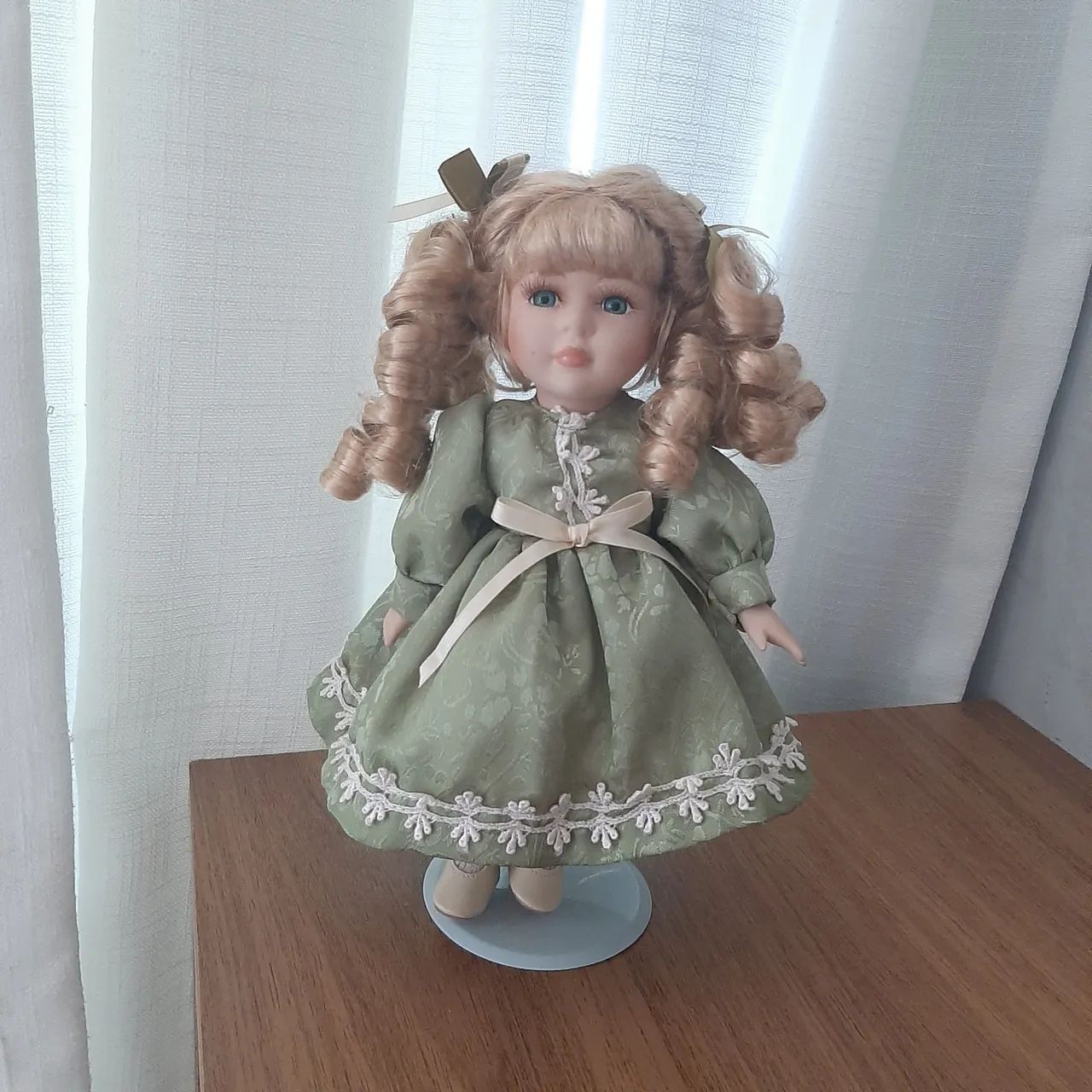 Boneca de porcelana 