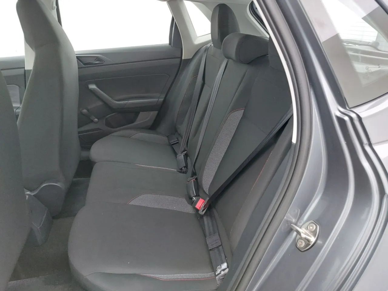 Volkswagen Polo Track 1.0 Flex 12V 5p, foto 17 de 18