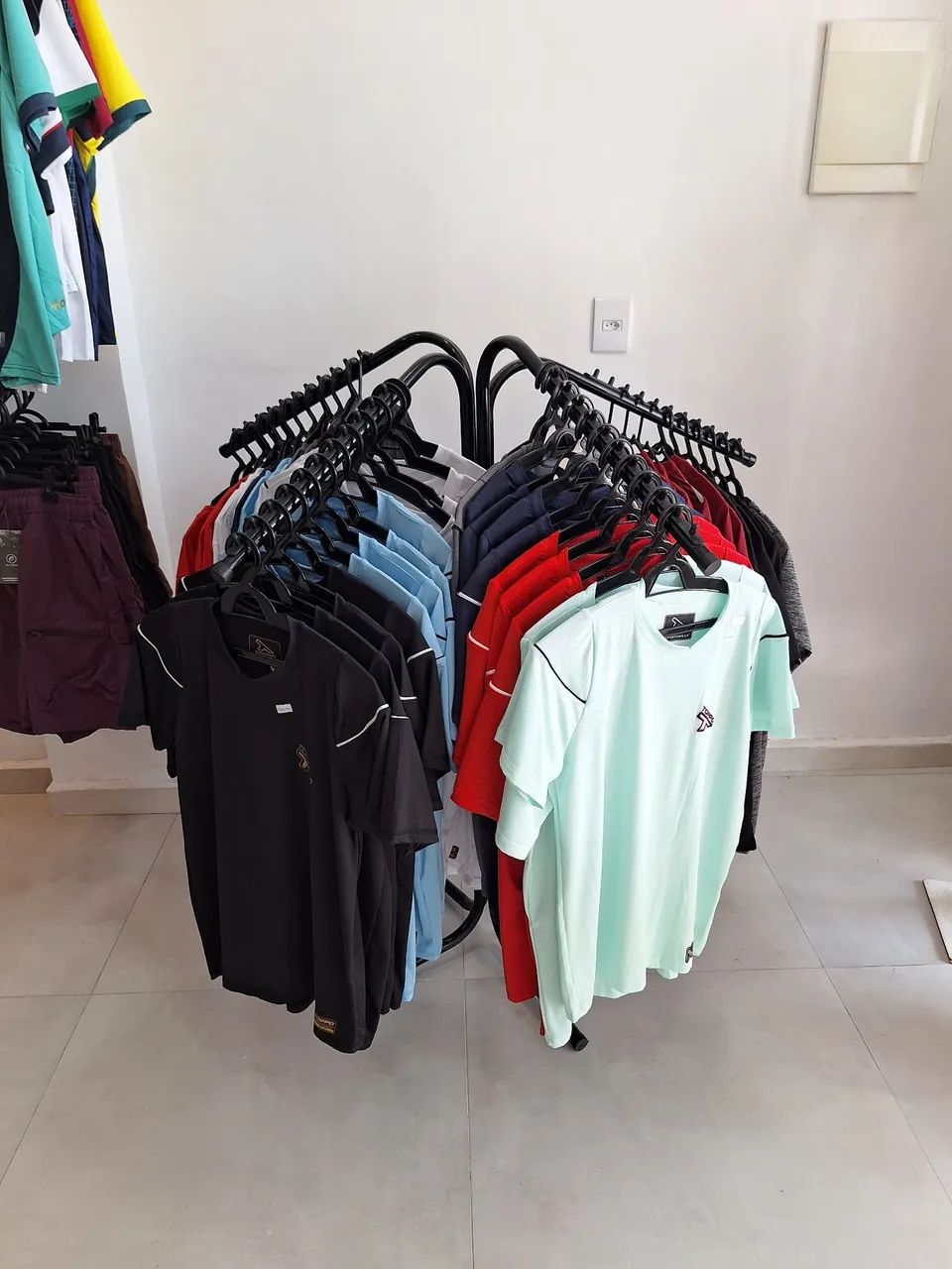 Expositor de Roupas (Arara) - Foto 2