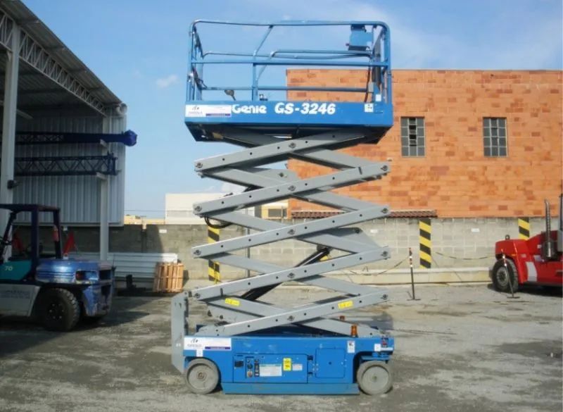 Locação de plataforma tesoura  - Foto 2