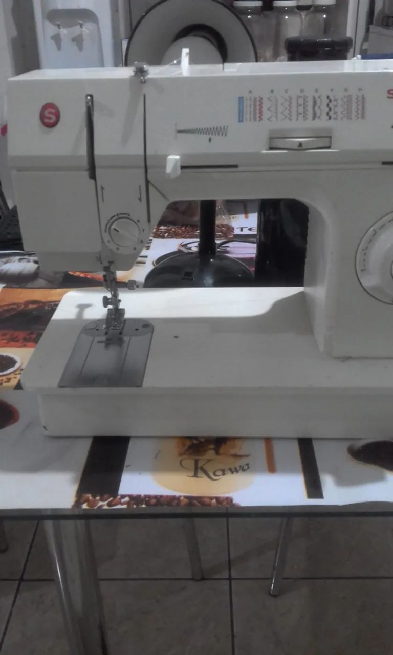 Máquina de costura  - Foto 3