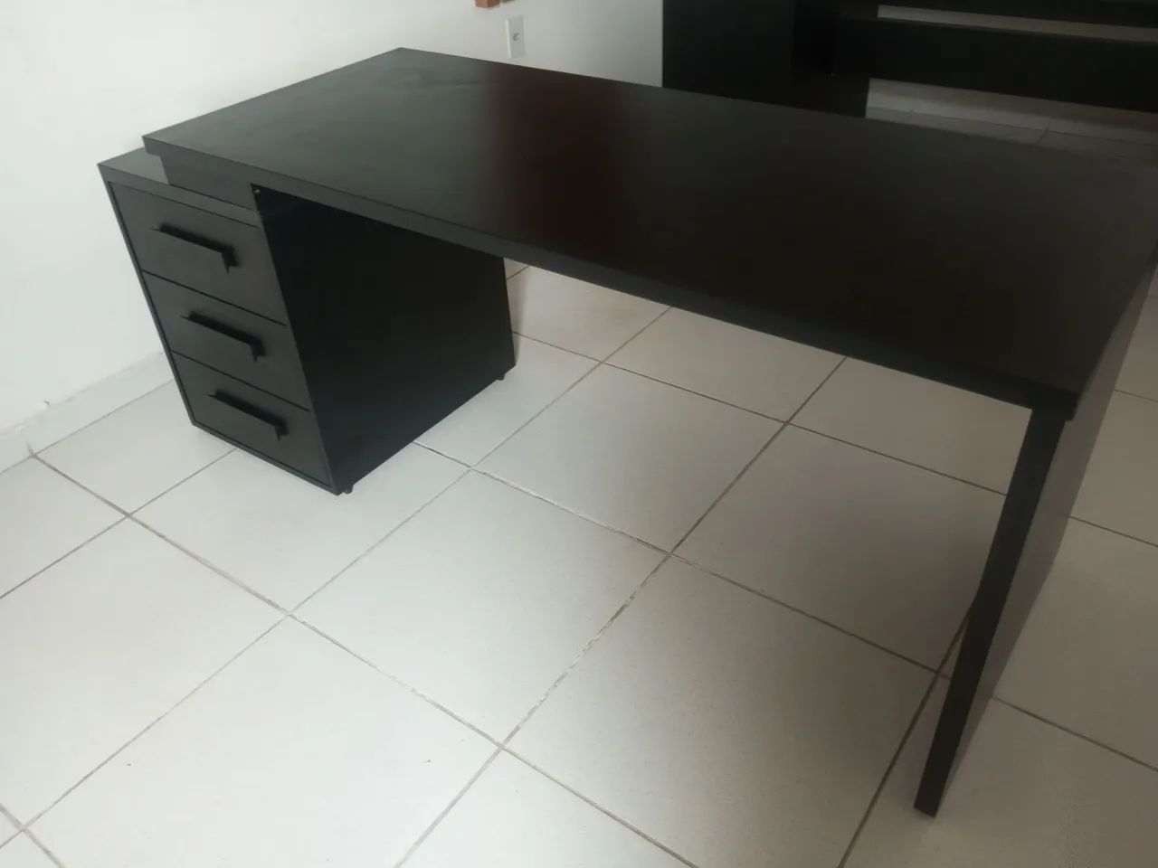 Office desk. We manufacture office furniture.
