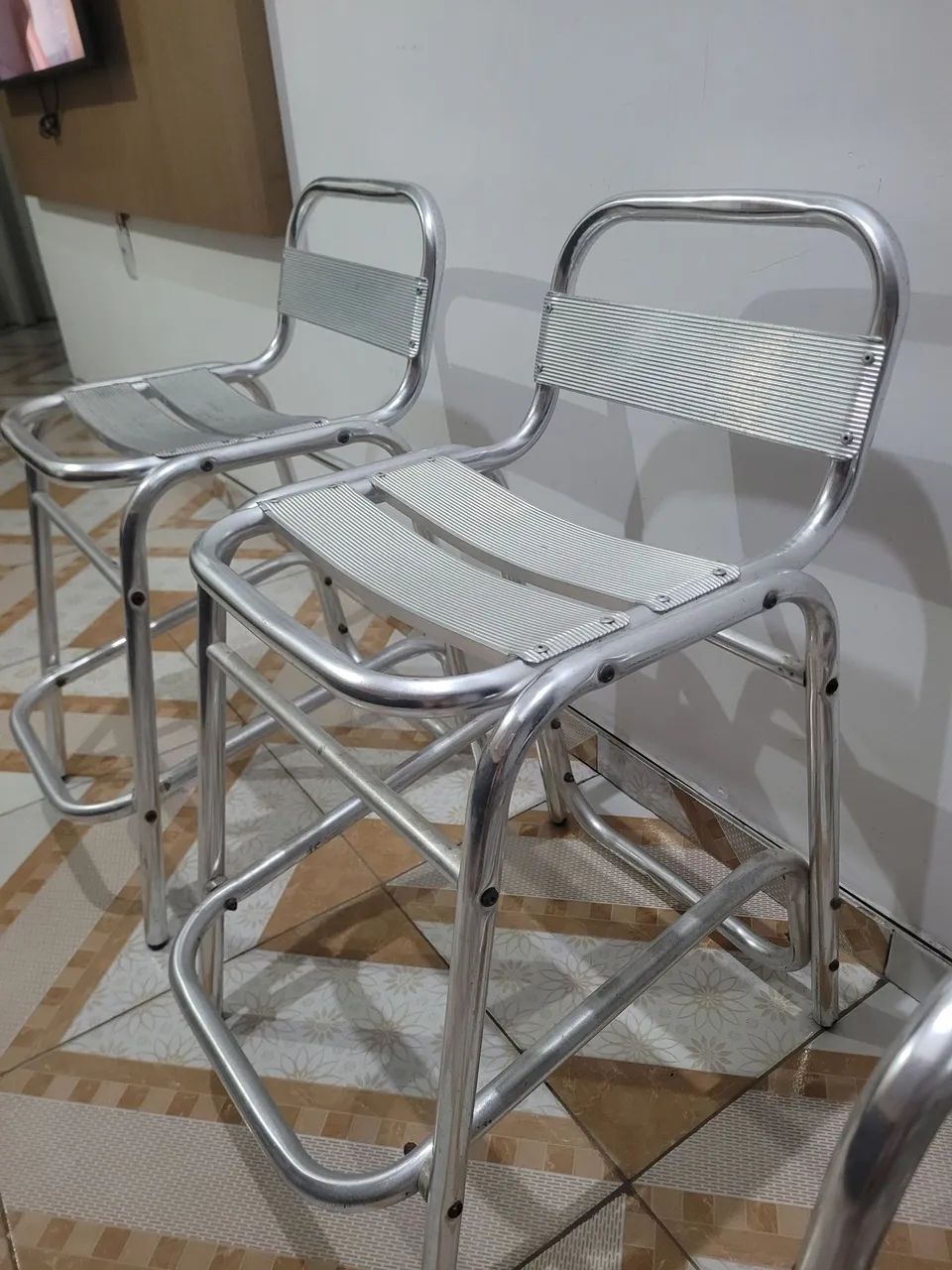 04 Banquetas de alumínio  - Foto 2