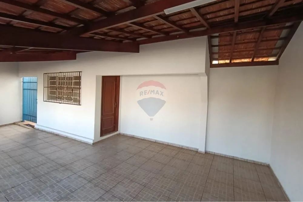 Casa reformada c/ 3 dorms e 2 vagas - Vila Irmãos - Foto 2