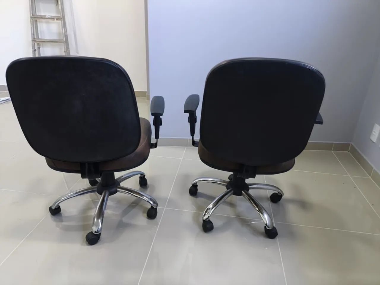 Cadeiras de escritório giratórias excelentes  - Foto 4