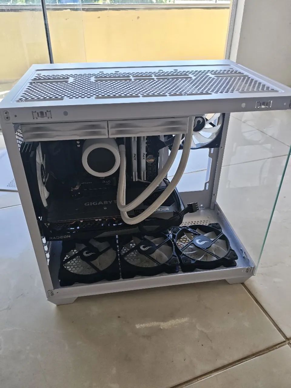 VENDO PC GAMER COMPLETO COM CADEIRA E MESA JUNTOS - Foto 3