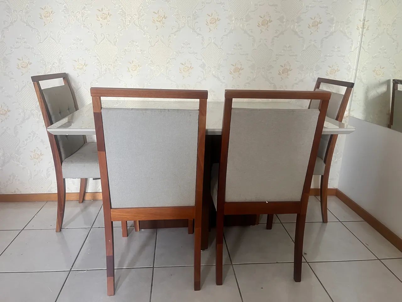 Mesa com 4 cadeiras - Foto 2