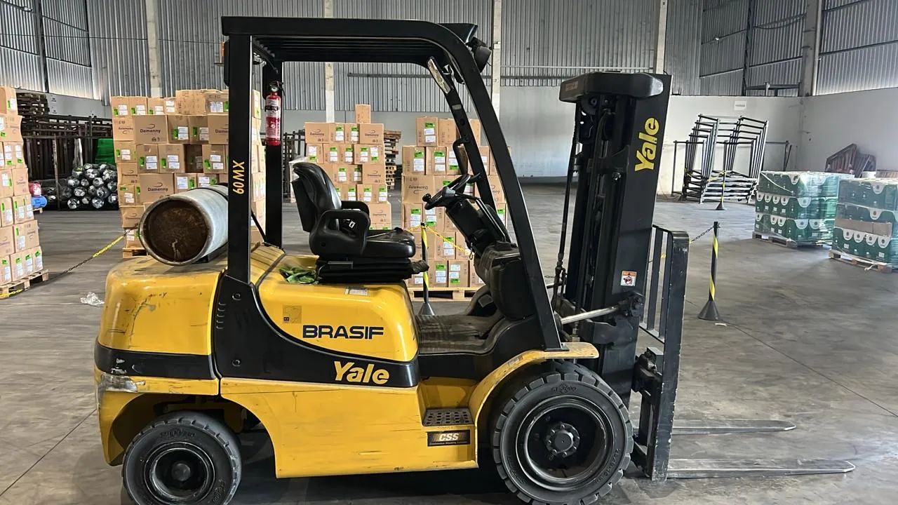 Empilhadeira Yale a Gas - Foto 4