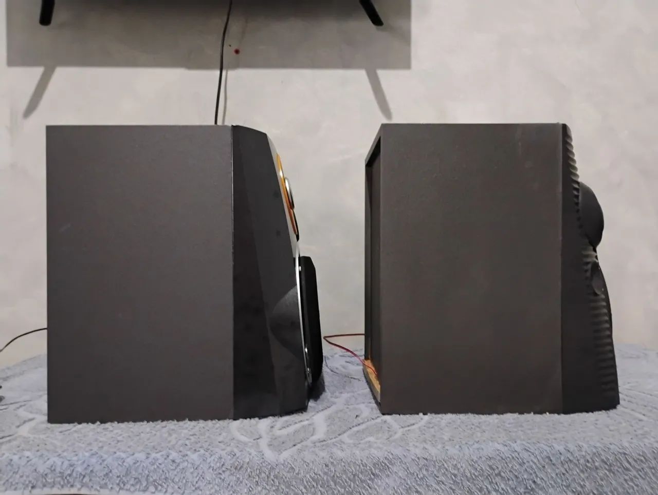 Duas Caixas de som Philips 3way Max Bass - Foto 2