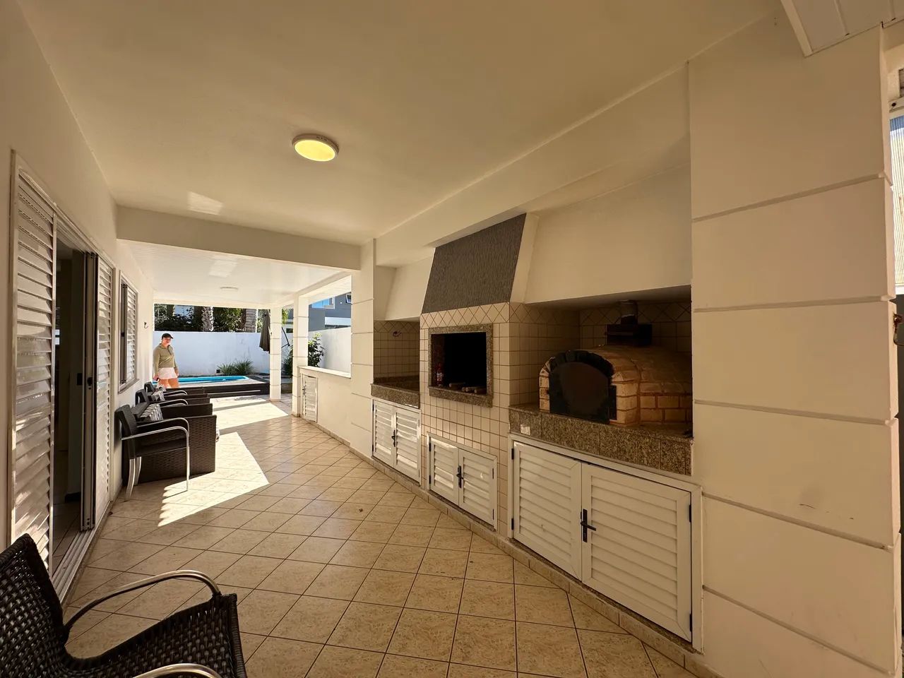 Alugo casa mobiliada de 4 suítes com piscina em Jurerê Internacional  - Foto 2