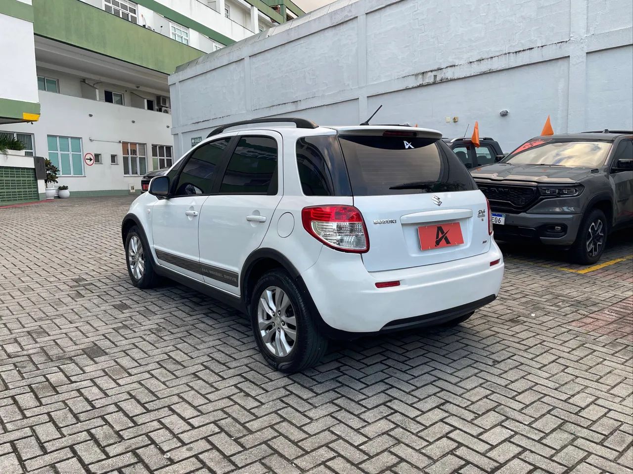Suzuki SX4 2.0 16V 145cv 4WD 5P Aut. 2013 - Foto 9