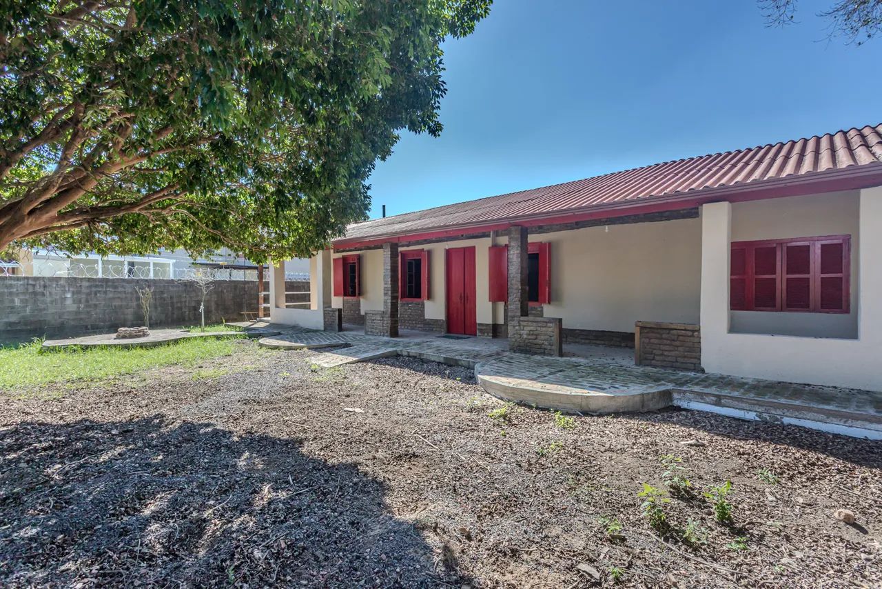 Casa comercial no bairro Vila Nova