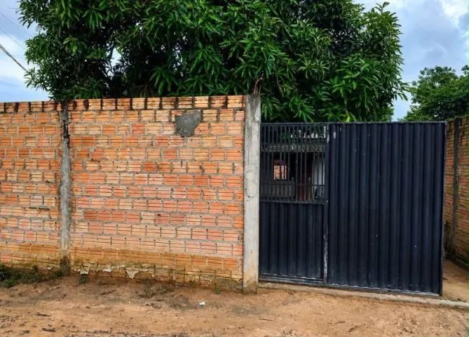 VENDE- SE CASA NO SENADOR HÉLIO CAMPOS- EMY